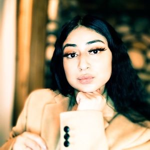 Meet your Posher, Kay